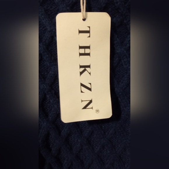 Blue Crew Neck Sweater with Textured Knit - Picture 3 of 5